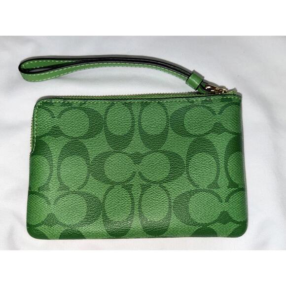 Coach Corner Zip Wristlet In Signature Canvas Neon Green - Picture 2 of 6